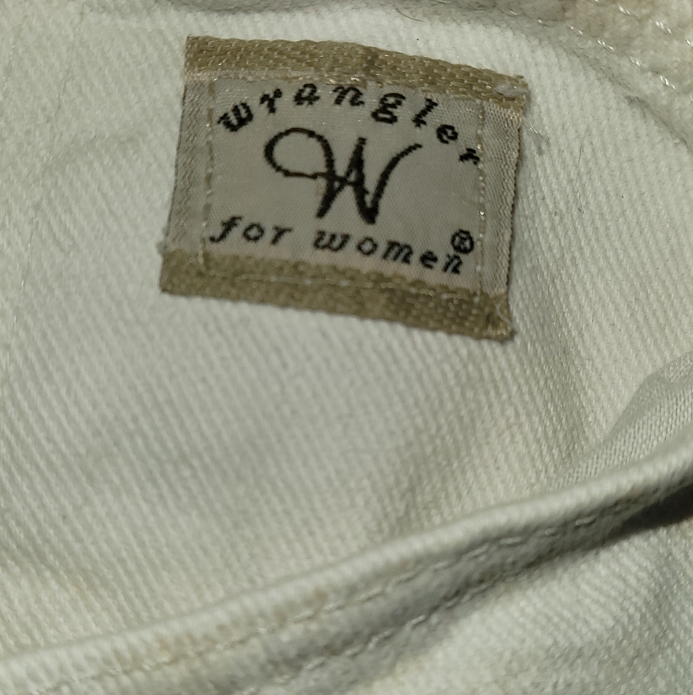 Wrangler Women's White Jeans with Pockets - Picture 2 of 2